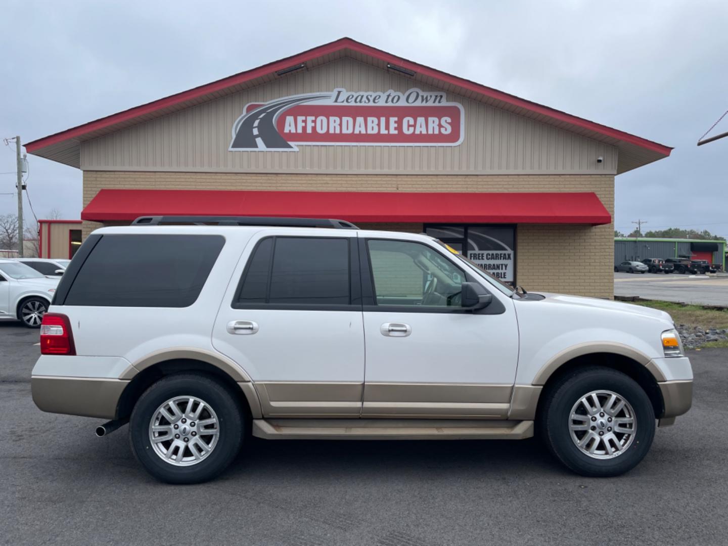 2011 White Ford Expedition (1FMJU1H56BE) with an V8, Flex Fuel, 5.4 Liter engine, Automatic, 6-Spd w/Overdrive transmission, located at 8008 Warden Rd, Sherwood, AR, 72120, (501) 801-6100, 34.830078, -92.186684 - Photo#0